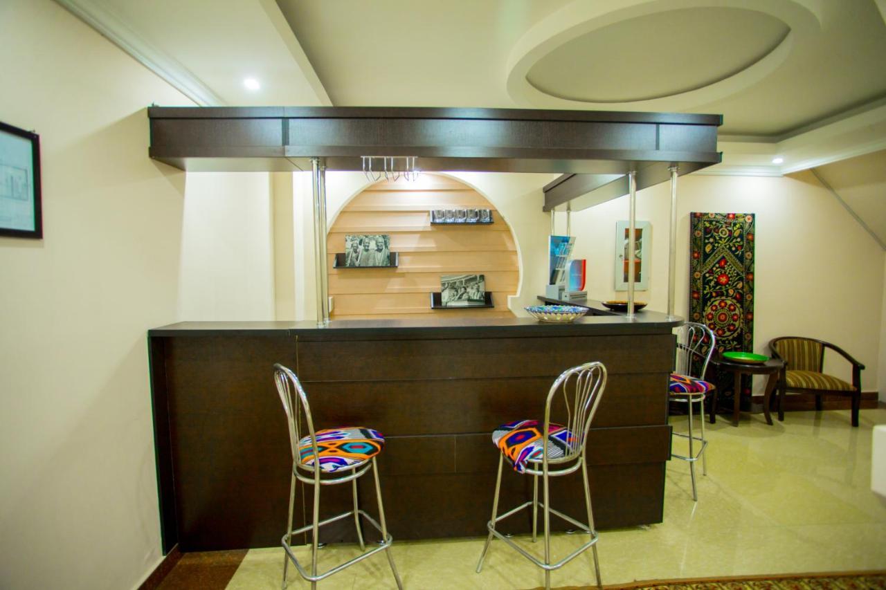 Ikan Registon Hotel Samarkand Luaran gambar